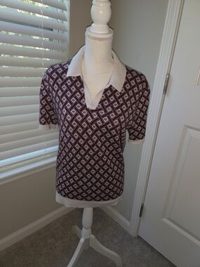 Abercrombie & Fitch Maroon and White V-Neck Short-Sleeve Sweater